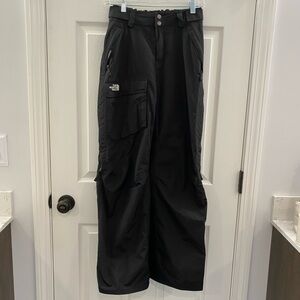 The North Face Ski Snow Pant. Excellent condition. Black size small. Like new!